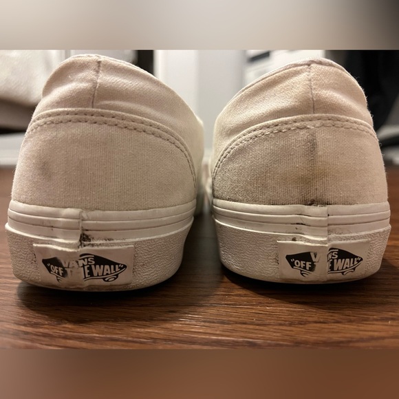 Classic Slip-On Shoe - Women’s - Size 7.5 - Picture 4 of 9